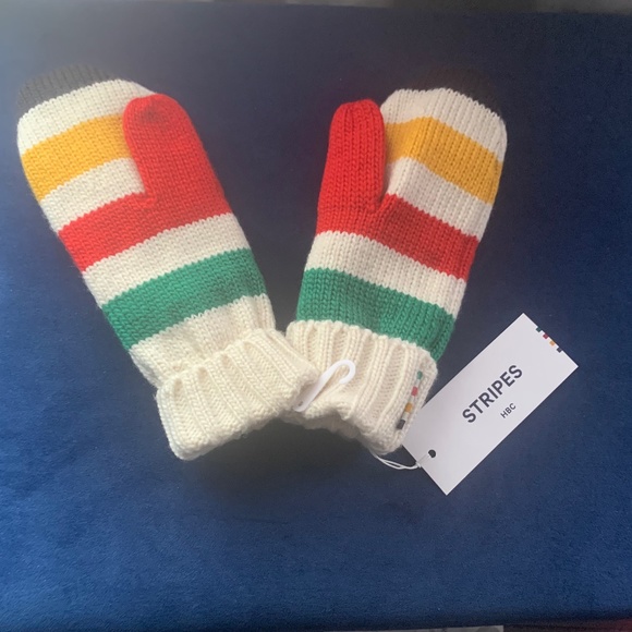 NWT Iconic Hudson’s Bay Stripes Mittens L/XL - Picture 2 of 2